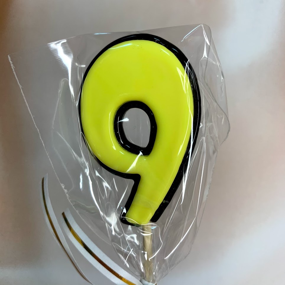 Леденец топпер 3D цифра "9" черно/желтый 6см