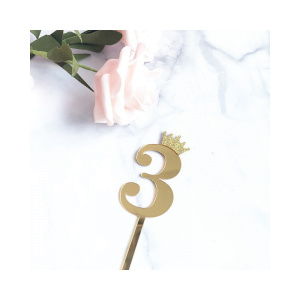 Акриловый топпер с короной цифра "3" золото