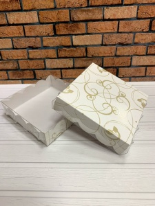 Коробка для пряников "золотые линии" 10*10*2,5см