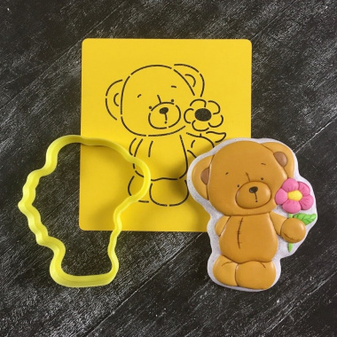 С трафаретом