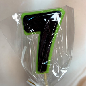 Леденец топпер 3D цифра "7" черно/зеленая 6см