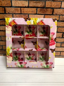 Коробка для конфет с вклеенным окном 160*160*30 мм (9) (с праздником!)