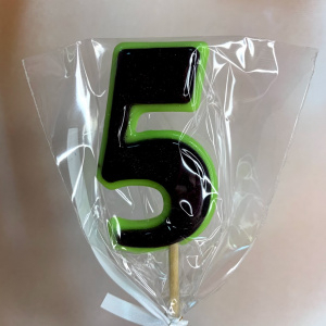 Леденец топпер 3D цифра "5" черно/зеленая 6см