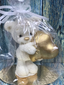 Фигурка из глазури " Мишка с сердцем" 10см высота