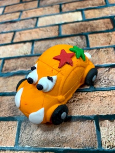 Сахарная фигурка "машинка оранжевая"6см