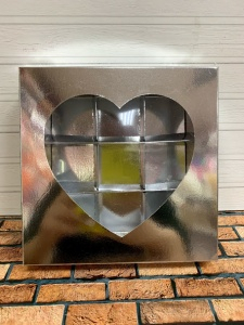 Коробка для конфет с окошком сердце 160*160*30 мм (9) серебро