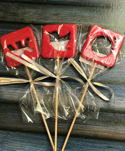 Леденец топпер "Квадрат в ассорт. Соц.сети" красный 