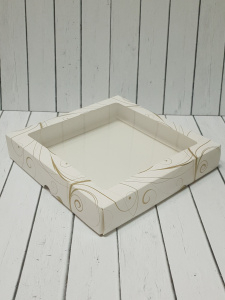 Коробка для пряников золотые узоры 15*15*3,5см