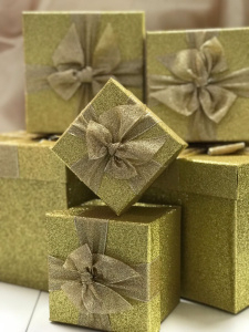 Коробка подарочная 9*9*8см (золото)