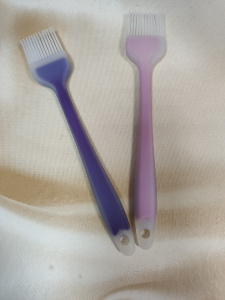 Силиконовая кисточка в ассортименте 20см