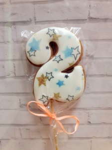 Пряничный топпер  "2" белые звездочки